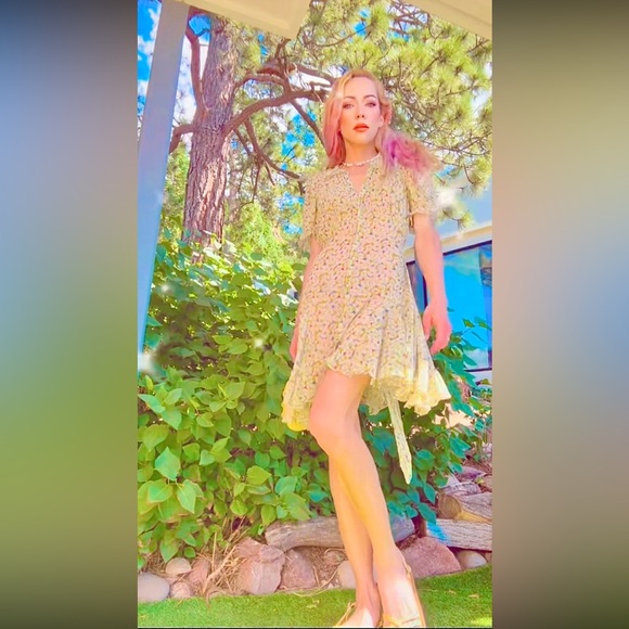 💋SOLD💋🪁🌼🎈DÔEN ‘Mira’ Silk Georgette Yellow Victoria Floral Mini Dress✨ - Picture 8 of 17